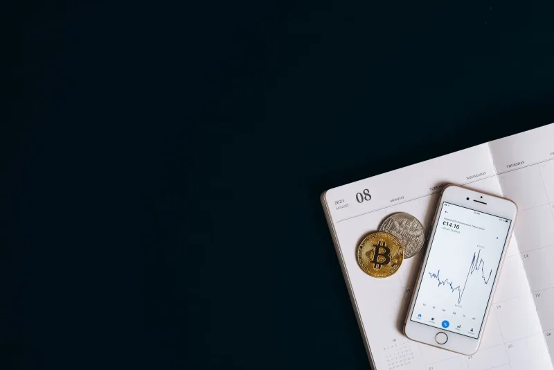 One Wallet to Rule Your Bets, One Wallet to Keep Safe: The Two-Pocket Rule for Crypto Gamblers